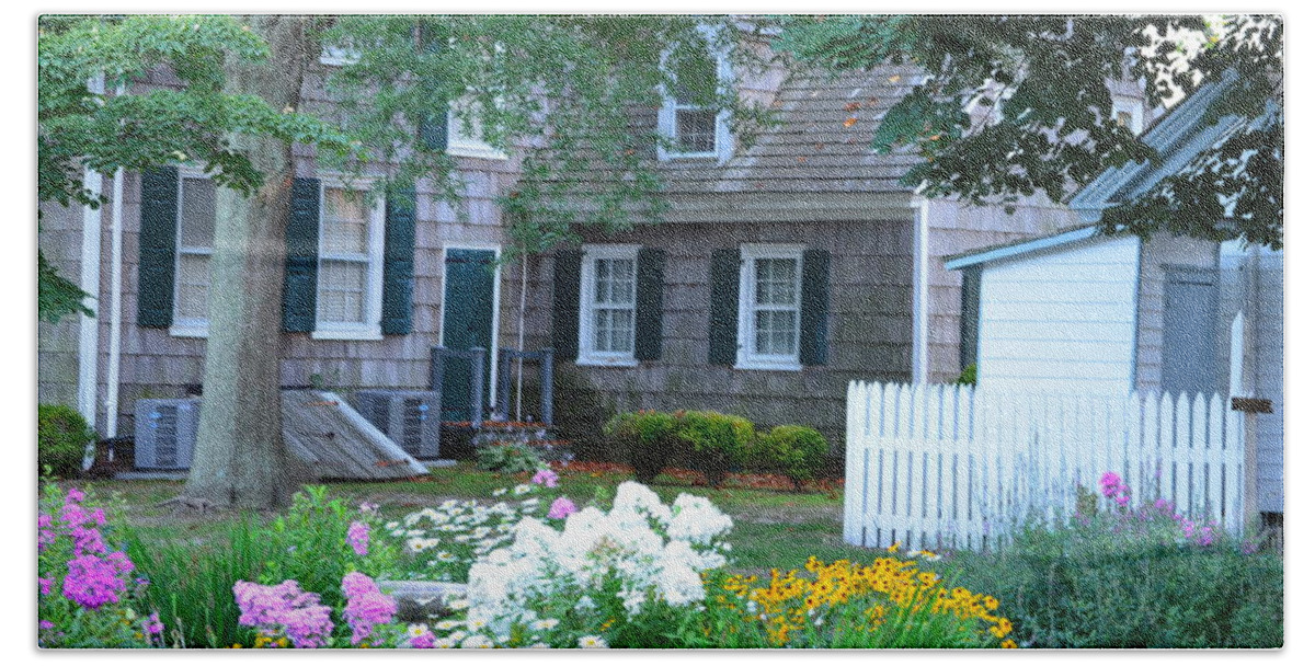  Bath Towel featuring the photograph Gardens at the Burton-Ingram House - Lewes Delaware #1 by Kim Bemis