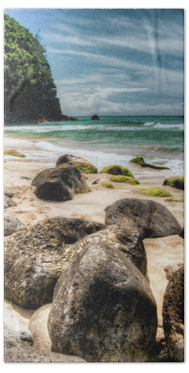Kauai Bath Towel featuring the photograph Hanakapi'ai Beach #1 by Natasha Bishop