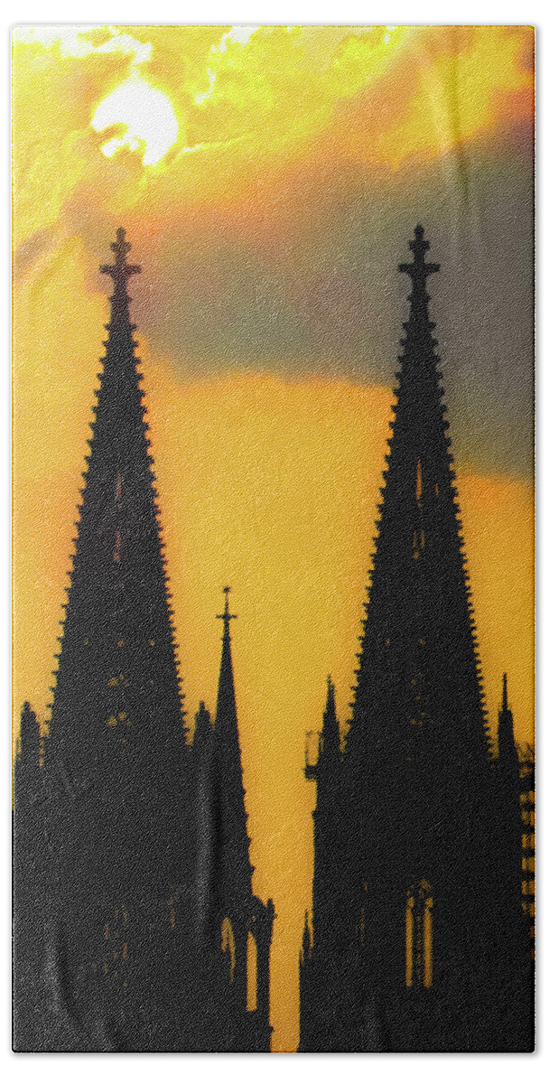 Cologne Hand Towel featuring the photograph Kolndom #1 by Cesar Vieira