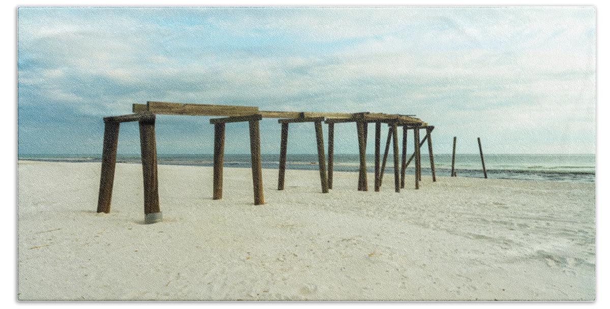 Gulf Of Mexico Hand Towel featuring the photograph Life of a Pier by Raul Rodriguez