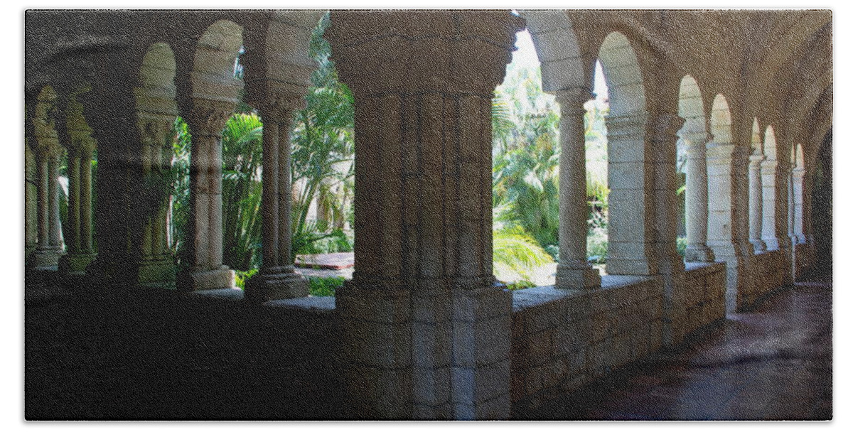 Architecture Bath Towel featuring the photograph Miami Monastery #1 by Rob Hans