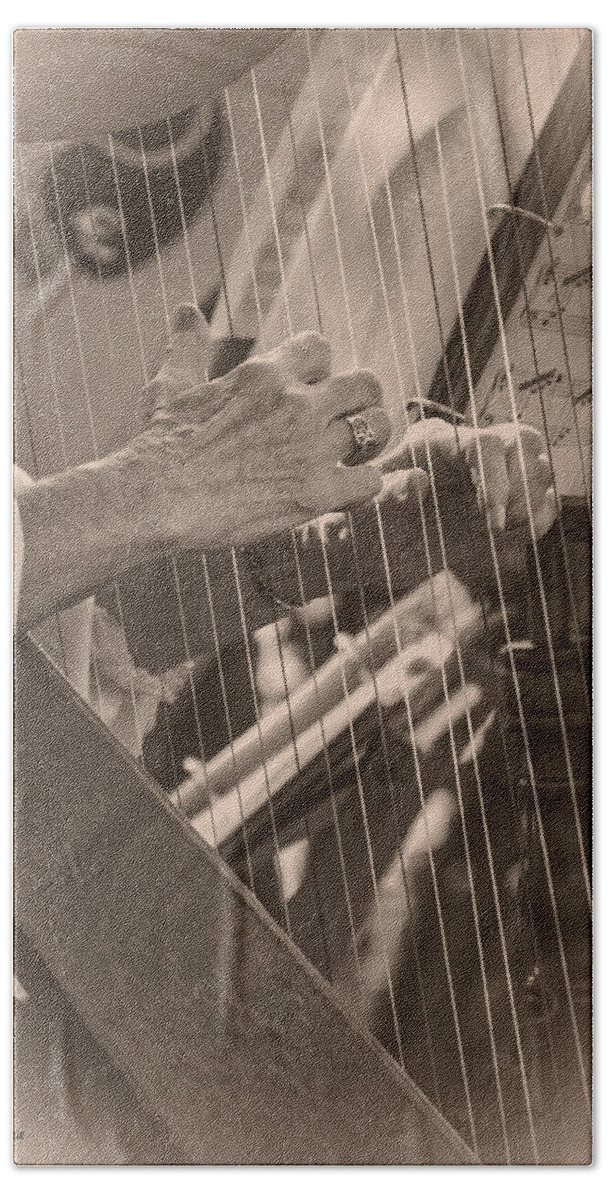 Instrument Bath Towel featuring the photograph Michigan Renaissance Festival Harp Strings #1 by LeeAnn McLaneGoetz McLaneGoetzStudioLLCcom