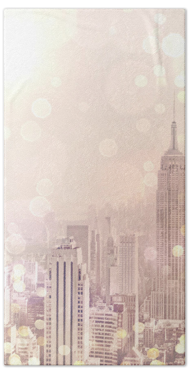 Nyc Bath Towel featuring the photograph New York City - Skyline Dream #1 by Vivienne Gucwa