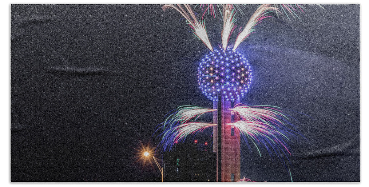 Reunion Tower Hand Towel featuring the photograph Reunion Tower Fireworks #2 by Robert Bellomy