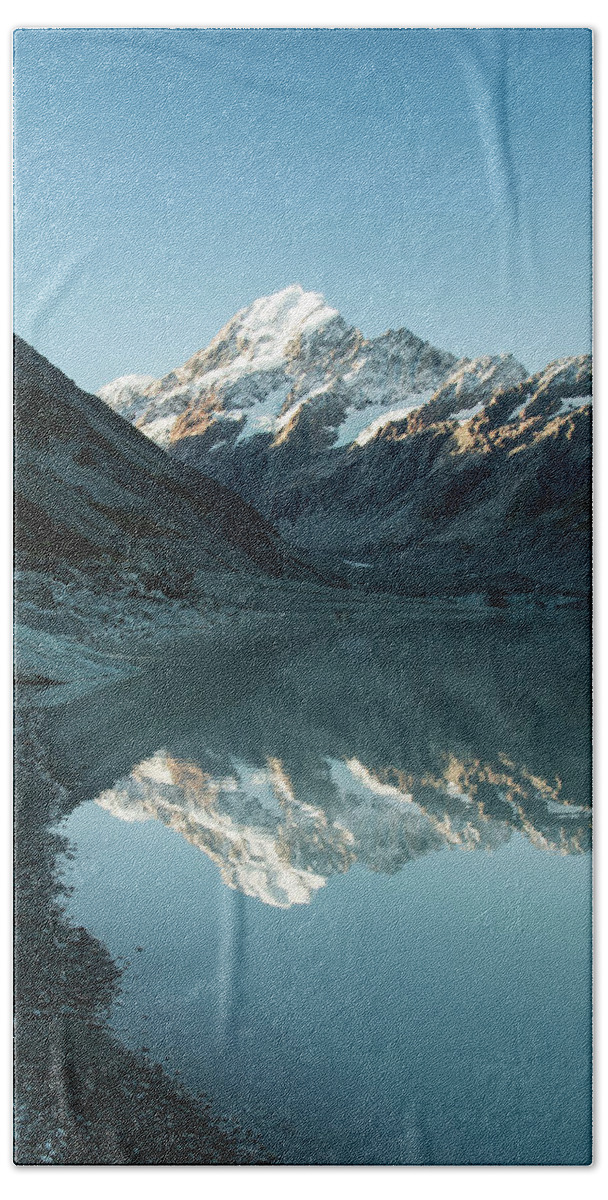 Hooker Lake Bath Towel featuring the photograph Southern Alps #1 by Janis Connell