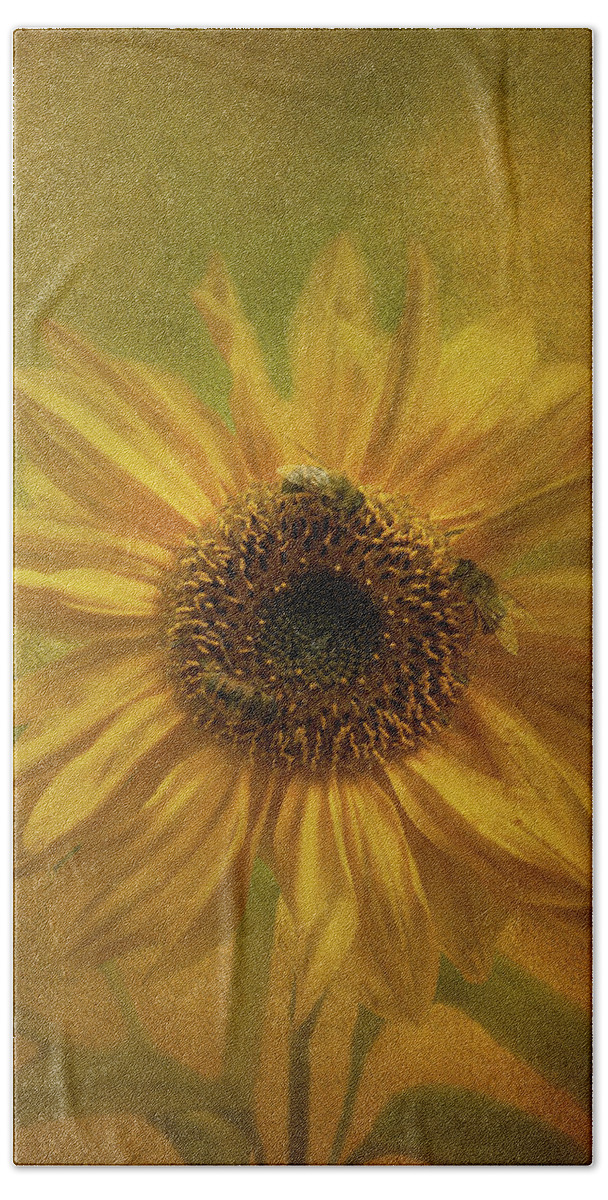 Botanical Hand Towel featuring the photograph Sunflower #2 by Sue Leonard