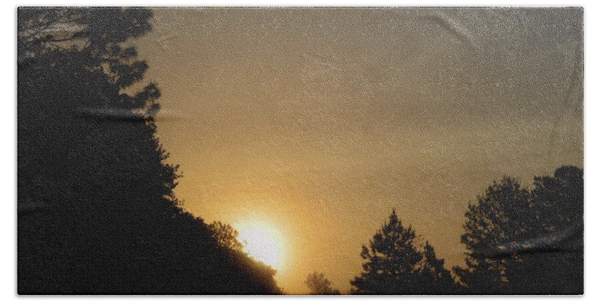 Sunrise And Fog Bath Towel featuring the photograph Sunrise and Fog #1 by Warren Thompson