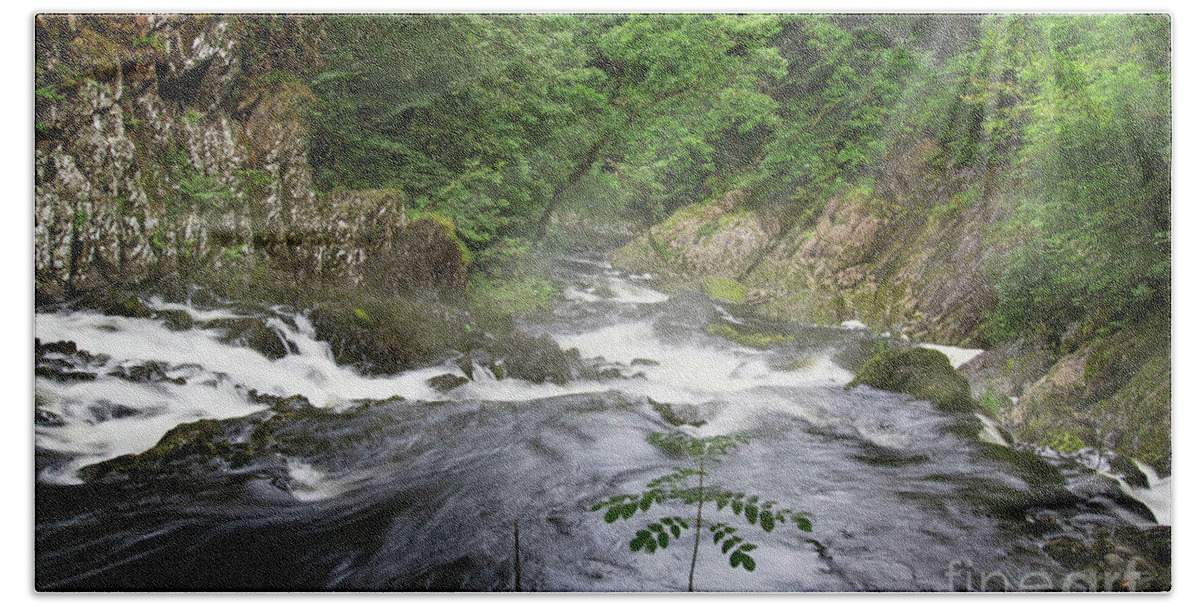 Water Hand Towel featuring the photograph Swallow falls #1 by Roger Lighterness