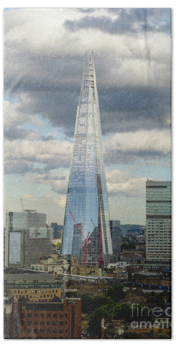 The Shard Bath Towel featuring the photograph The Shard, London #1 by Perry Rodriguez