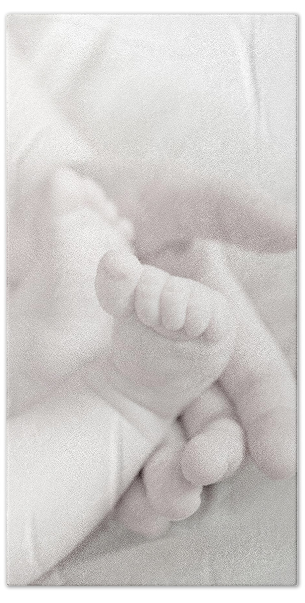Feet Hand Towel featuring the photograph Tiny Feet by Sebastian Musial