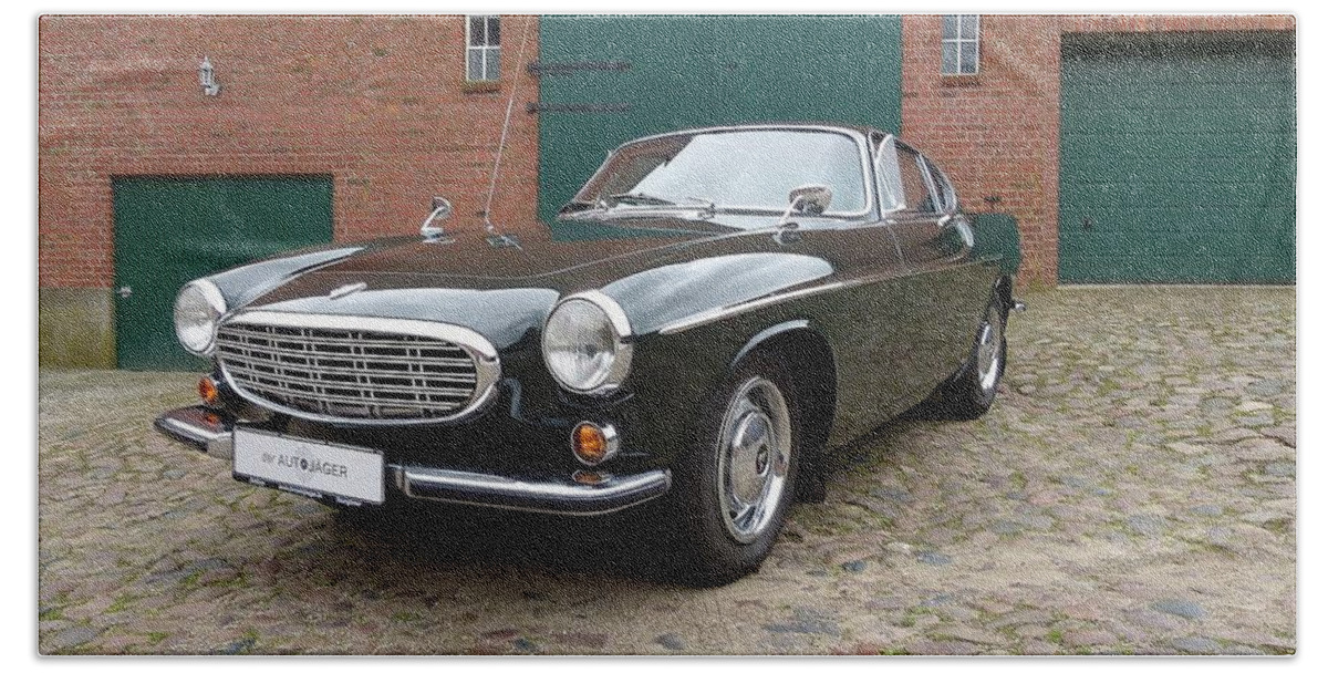 Volvo 1800s Bath Towel featuring the photograph Volvo 1800S #1 by Jackie Russo