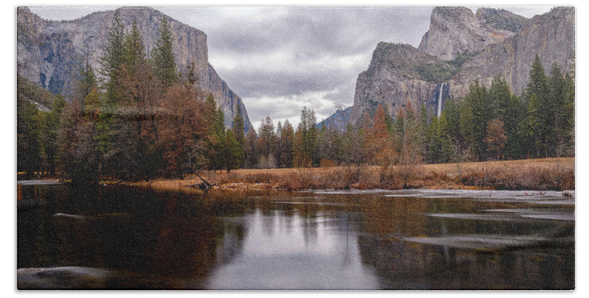 Yosemite National Park Bath Towel featuring the photograph Yosemite Valley #1 by Mike Ronnebeck