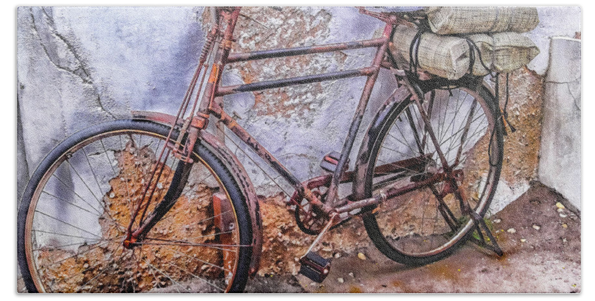Bike Bath Towel featuring the photograph 10119 Rusty Wheels by Pamela Williams