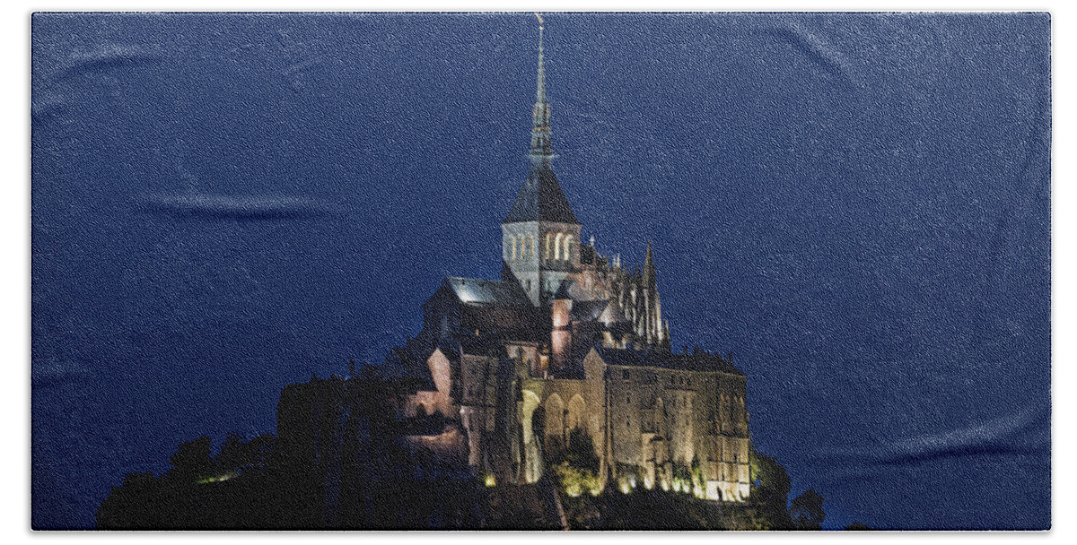 Mont Saint-michel Bath Towel featuring the photograph 150915p140 by Arterra Picture Library