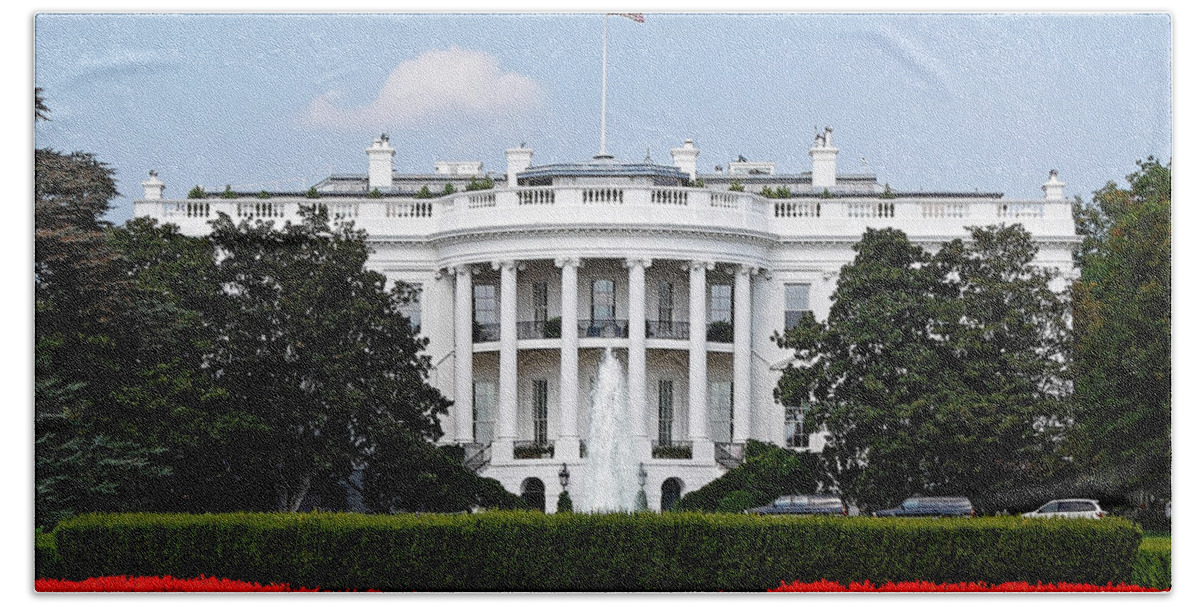 Darin Volpe Architecture Hand Towel featuring the photograph 1600 Pennsylvania Avenue - The White House, Washington D.C. by Darin Volpe