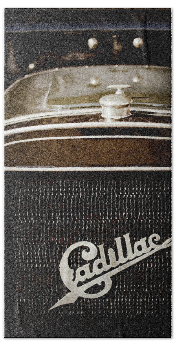 1907 Cadillac Model M Touring Grille Emblem Bath Towel featuring the photograph 1907 Cadillac Model M Touring Grille Emblem -1106ac by Jill Reger