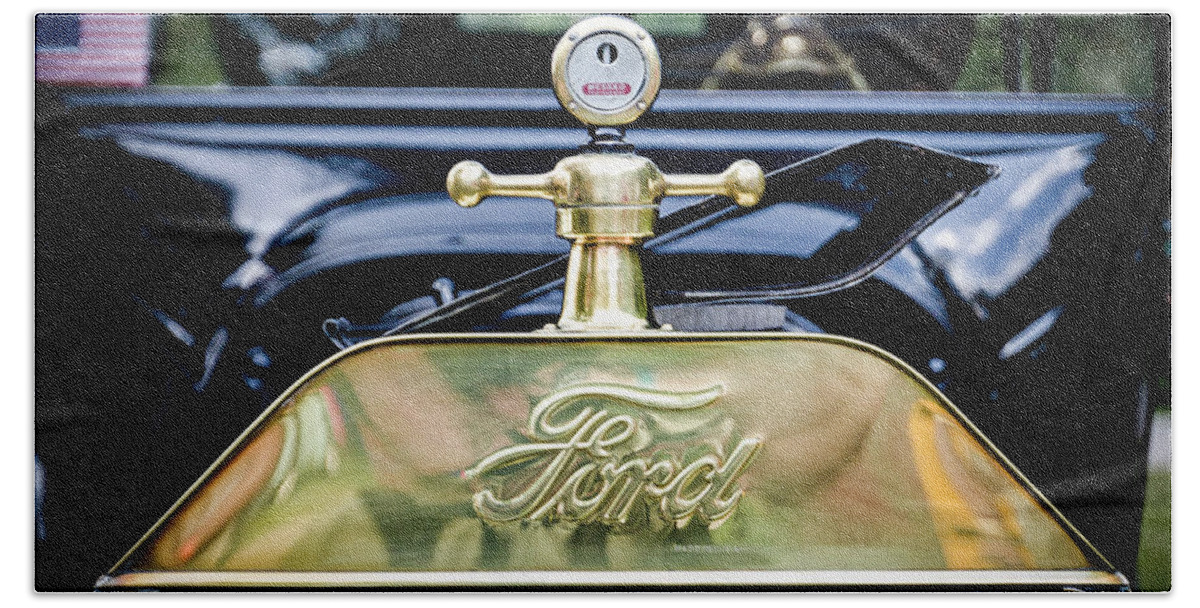 Automobile Bath Towel featuring the photograph 1916 Ford Model T Touring Tin Lizzie by Jack R Perry