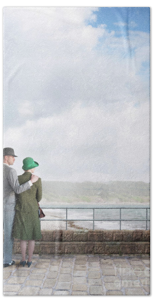 1940s Bath Towel featuring the photograph 1940s Couple On The Seafront by Lee Avison