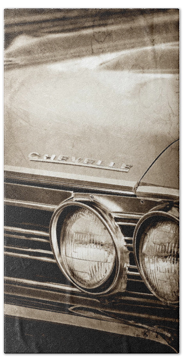 1967 Chevrolet Chevelle Ss Super Sport Emblem Bath Towel featuring the photograph 1967 Chevrolet Chevelle SS Super Sport Emblem -0413s by Jill Reger