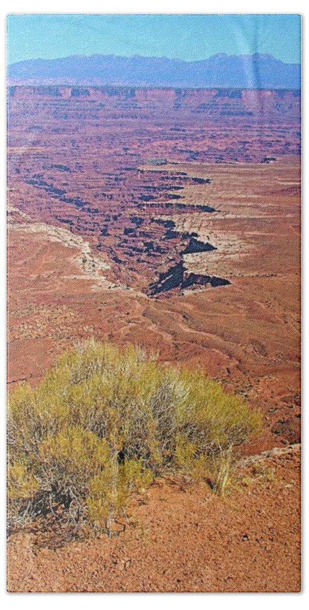 Buck Canyon Overlook In Island In The Sky District In Canyonlands National Park Bath Towel featuring the photograph Buck Canyon Overlook in Island in the Sky District of Canyonlands National Park, Utah #2 by Ruth Hager