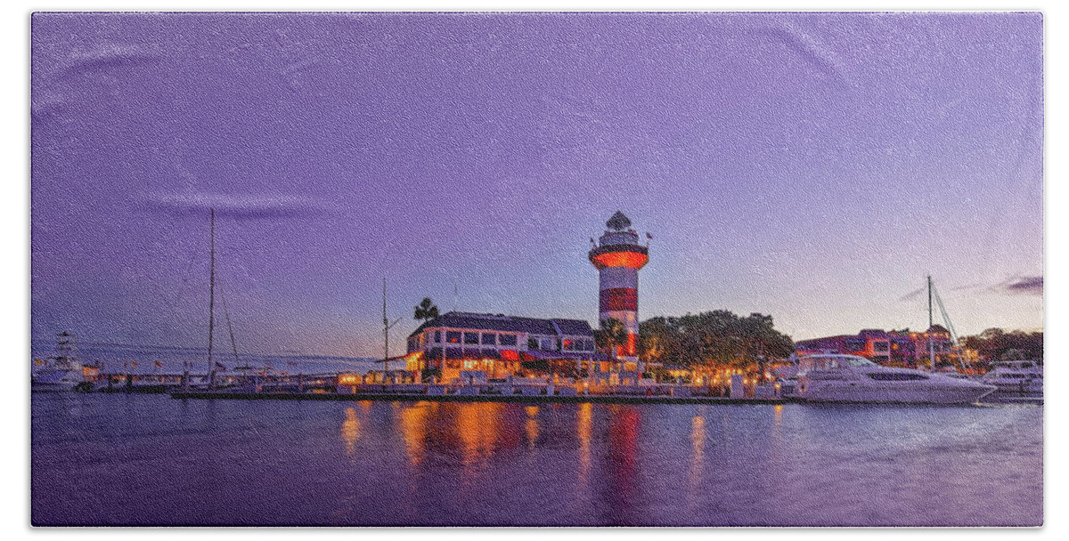 Lighthouse By Night Hand Towel featuring the photograph Hilton Head Island Lighthouse #2 by Peter Lakomy