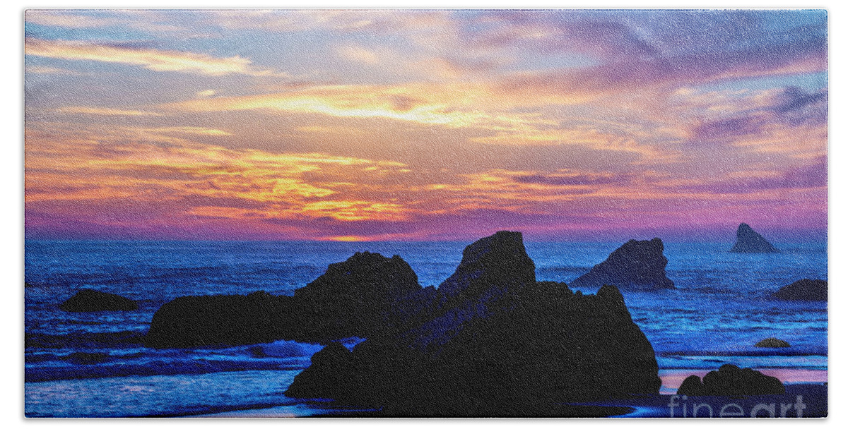 Oregon Bath Towel featuring the photograph Magical Sunset - Harris Beach - Oregon #2 by Gary Whitton
