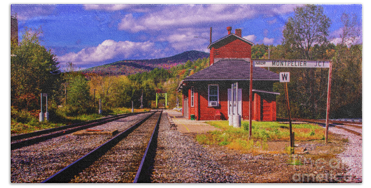 Fall Foliage Bath Towel featuring the photograph Montpelier Jct Vermont #2 by Scenic Vermont Photography