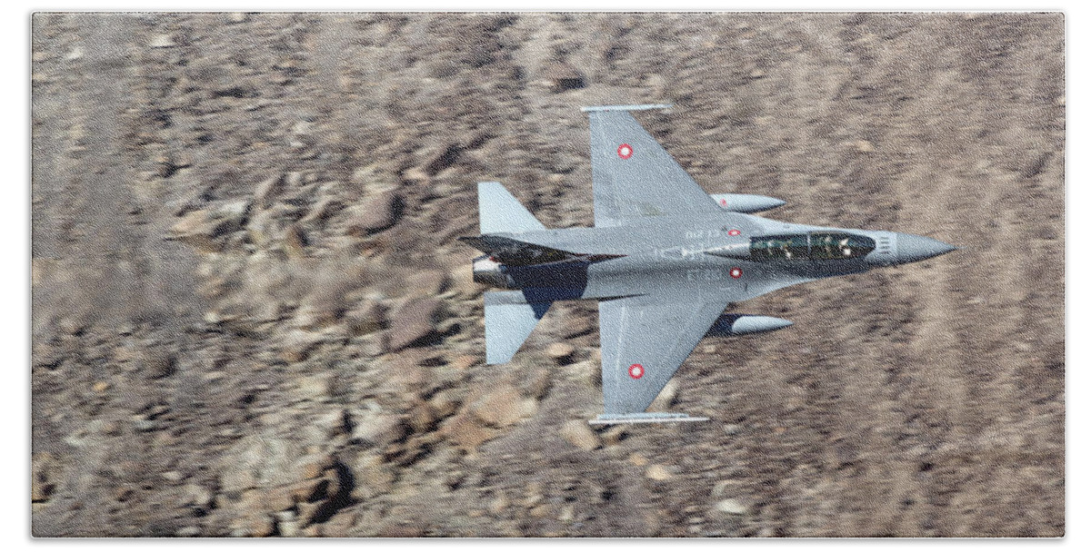 F-16 Bath Towel featuring the photograph Royal Danish Air Force F-16 in Flight #2 by Rick Pisio