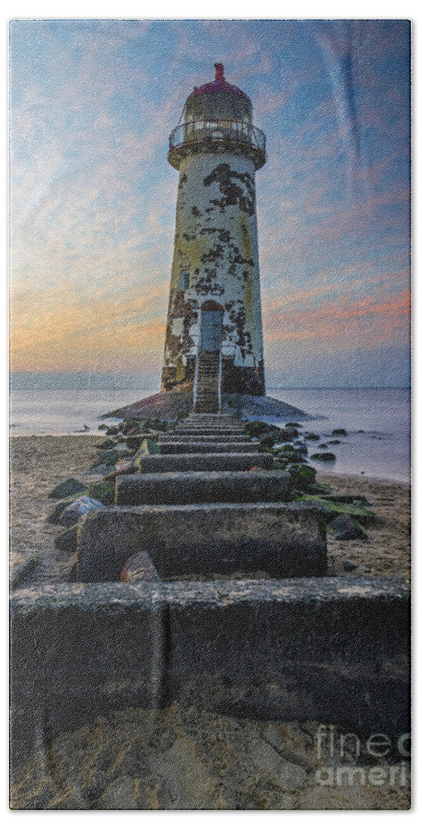 Lighthouse Bath Towel featuring the photograph Sunset at the Lighthouse #2 by Ian Mitchell