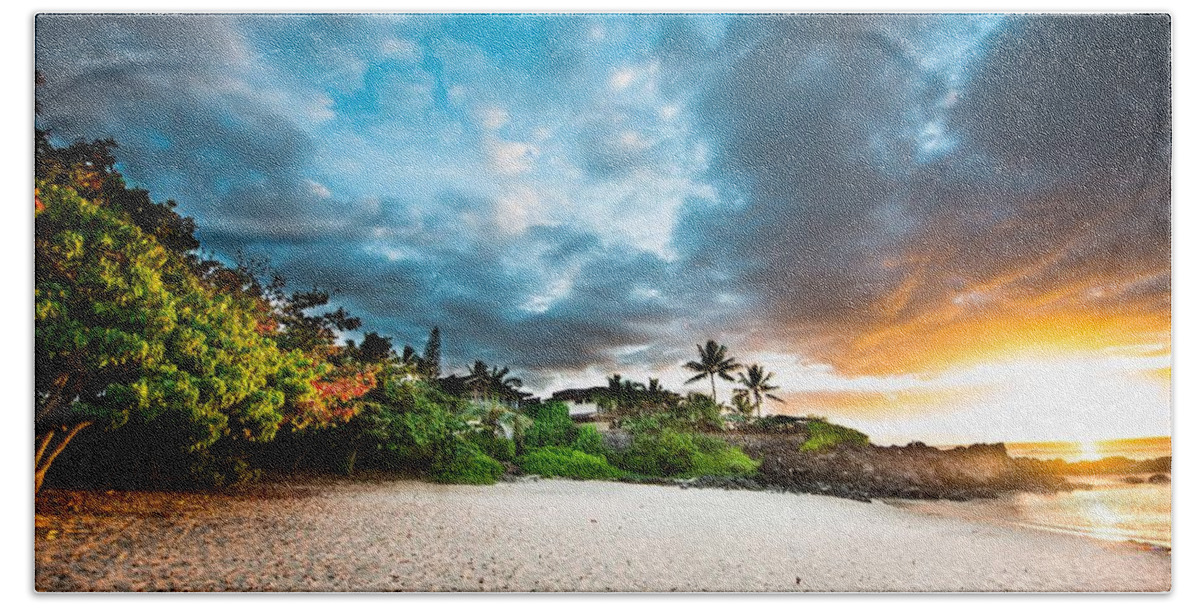 North Shore Oahu Hand Towel featuring the photograph 3 Tables Sunset by Leonardo Dale