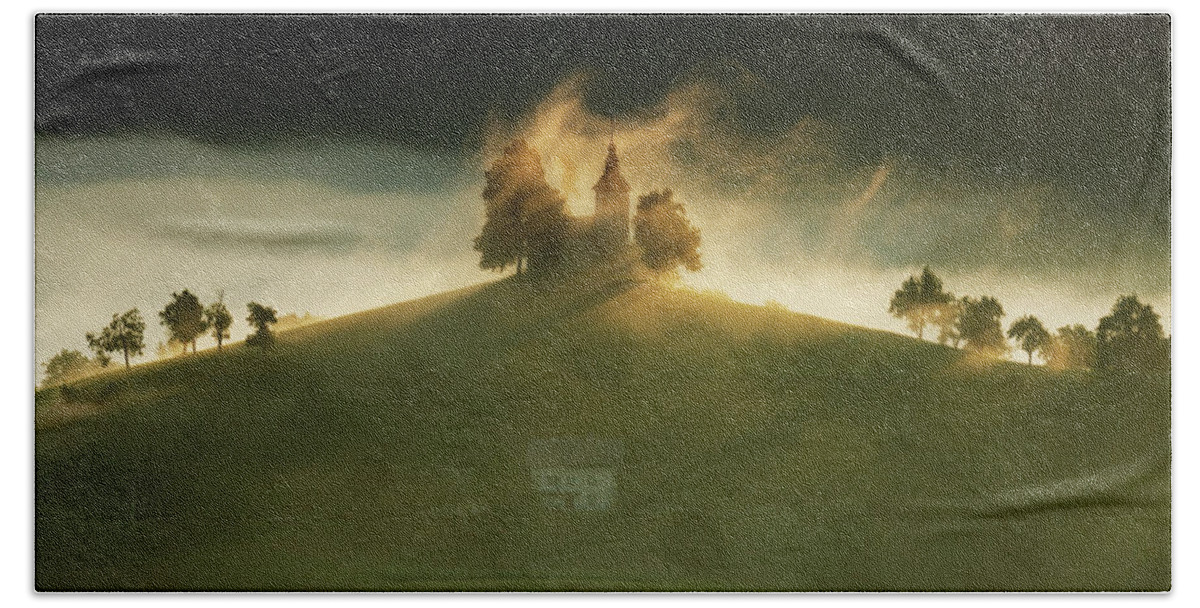 Sveti Bath Towel featuring the photograph Church of Saint Thomas at sunrise by Ian Middleton