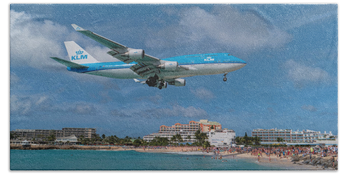 Klm Hand Towel featuring the photograph K L M landing at St. Maarten #4 by David Gleeson