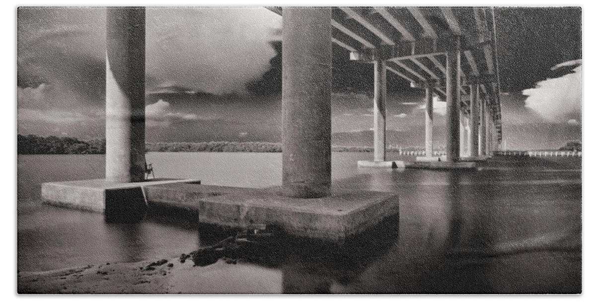 Everglades Bath Towel featuring the photograph San Marco Bridge by Raul Rodriguez