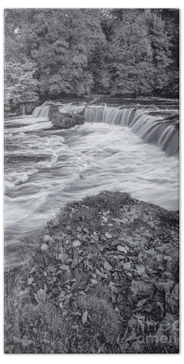 Waterfall Bath Towel featuring the photograph Aysgarth Falls #43 by Mariusz Talarek
