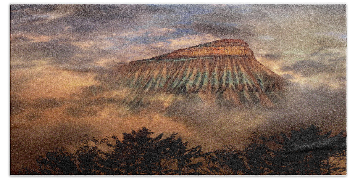 Mountains Bath Towel featuring the photograph 4381 by Peter Holme III