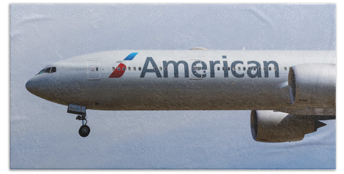 American Hand Towel featuring the photograph American Airlines Boeing 777 #7 by David Pyatt