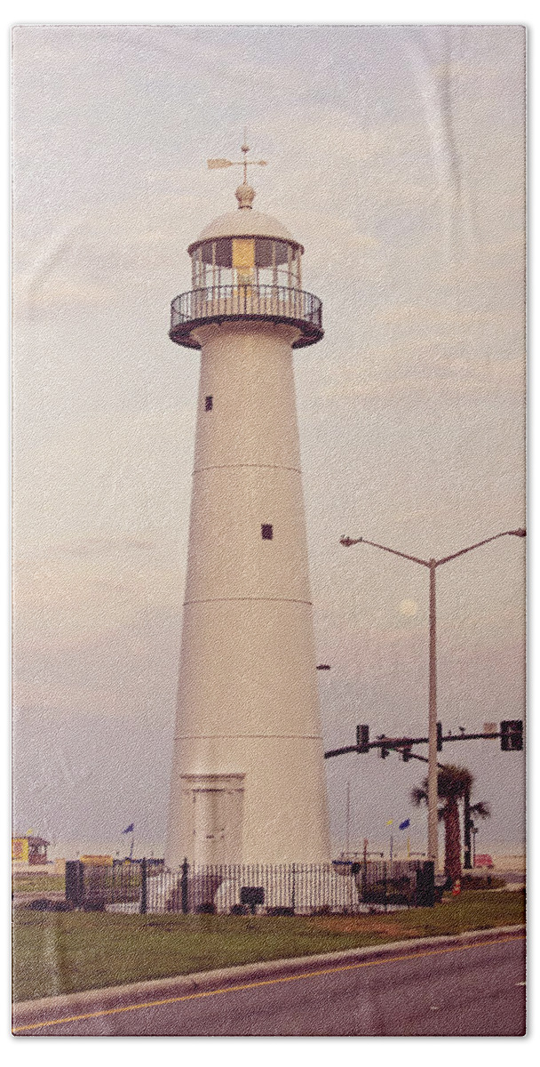 Biloxi Lighthouse Bath Towel featuring the photograph Biloxi Lighthouse by Scott Pellegrin