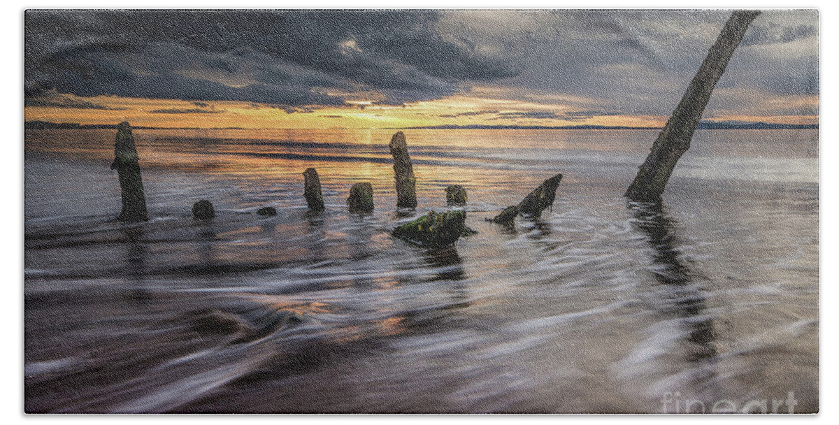 Longniddry Beach Bath Towel featuring the photograph Longniddry Shipwreck Sunset #6 by Keith Thorburn LRPS EFIAP CPAGB