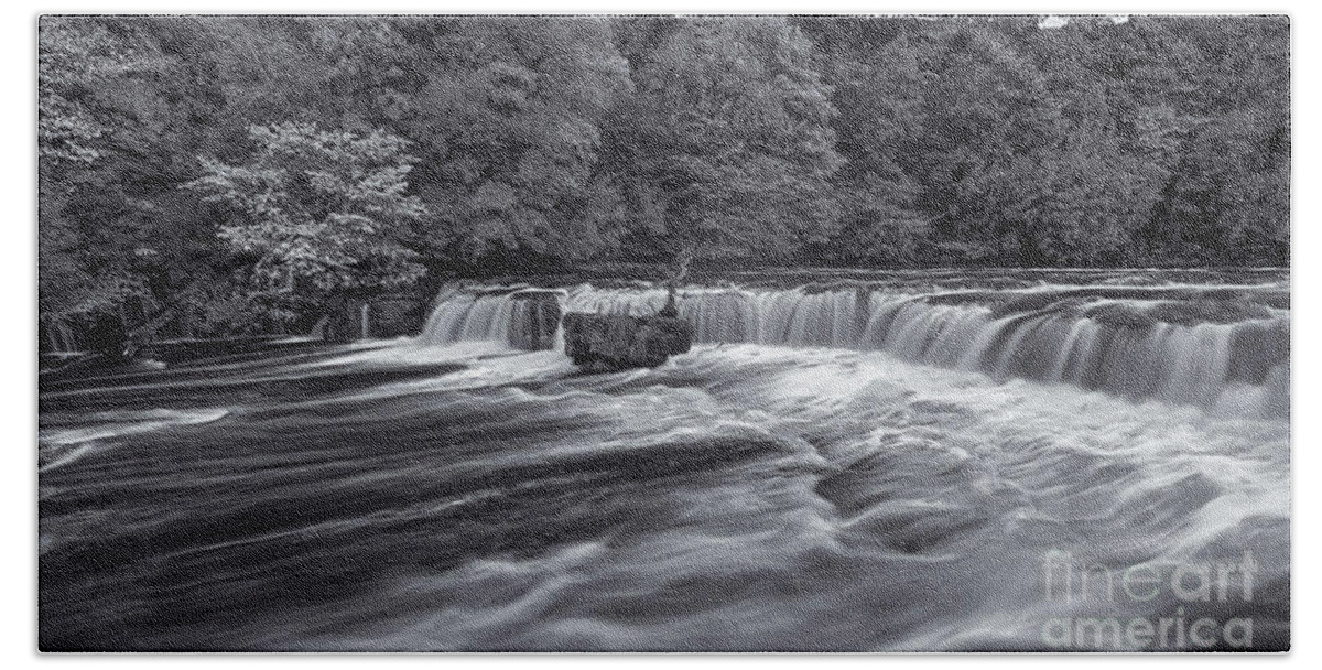 Waterfall Bath Towel featuring the photograph Aysgarth Falls #69 by Mariusz Talarek