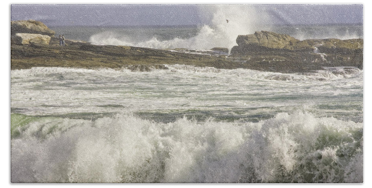 Maine Bath Towel featuring the photograph Large Waves Near Pemaquid Point On The Coast Of Maine #9 by Keith Webber Jr