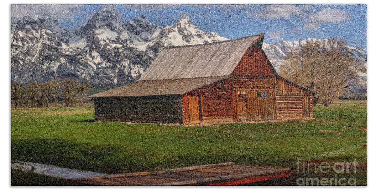 Moulton Barn Bath Towel featuring the photograph A Barn In The Tetons by Adam Jewell