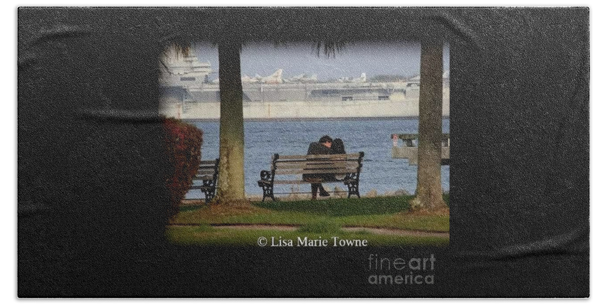  Hand Towel featuring the photograph A Charleston Kiss by Lisa Marie Towne