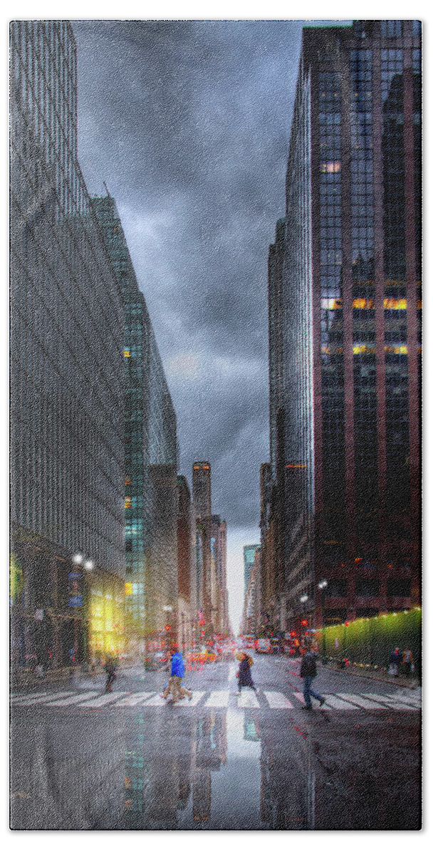 New York Bath Towel featuring the photograph A Rainy Day in New York City by Mark Andrew Thomas
