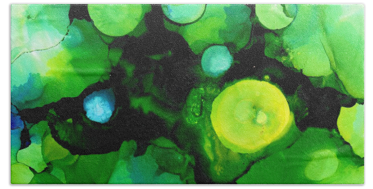 Abstract Bath Towel featuring the painting A Tribute to the Emerald Isle by Louise Adams