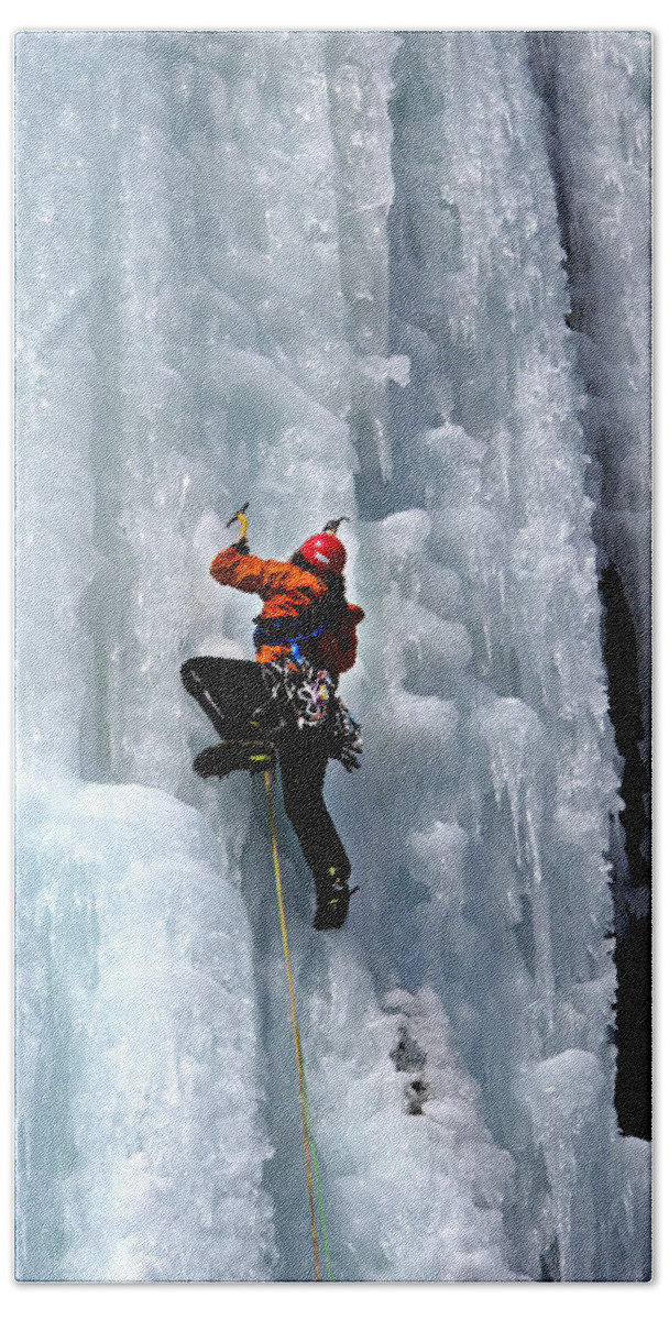 Adirondacks Bath Towel featuring the photograph Adirondack Ice Climber by Brendan Reals