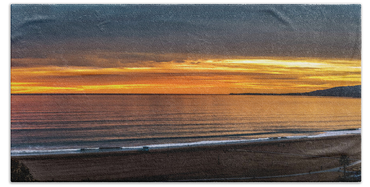 Sunset Santa Monica Bay Panorama Bath Towel featuring the photograph After Glow - Sunset Over The Bay - Panorama by Gene Parks