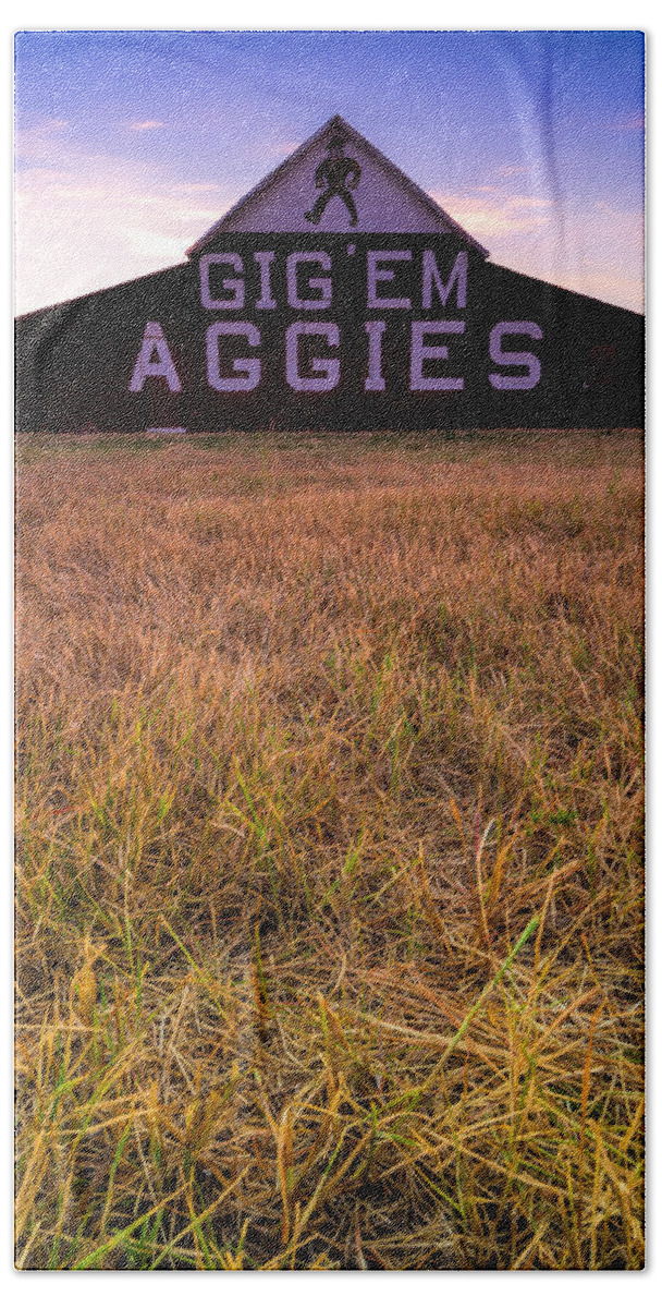 Aggie Barn Bath Towel featuring the photograph Aggie land by Jonathan Davison