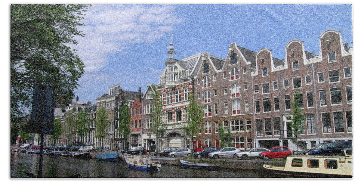 Amsterdam Bath Towel featuring the photograph Amsterdam by Sandy Taylor