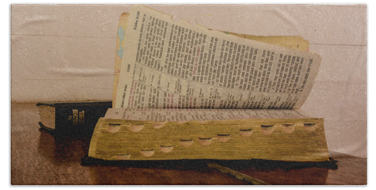 Bible Bath Towel featuring the photograph An Open Book by John Greco