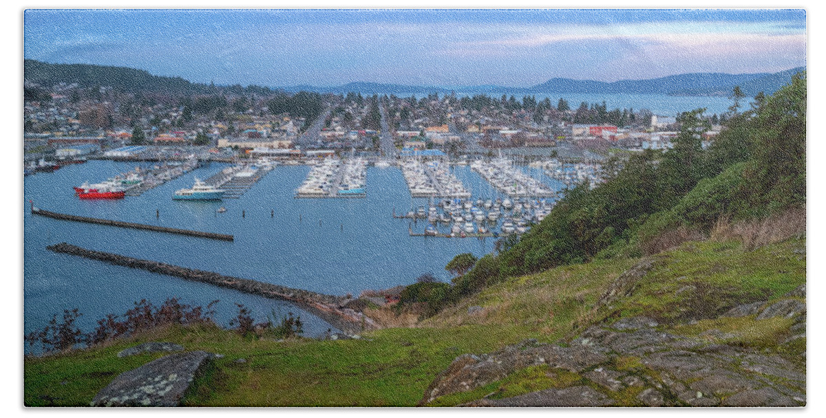 Sunrise Hand Towel featuring the photograph Anacortes Peaceful Morning by Ken Stanback